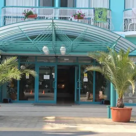 Zefir Szálloda Napospart